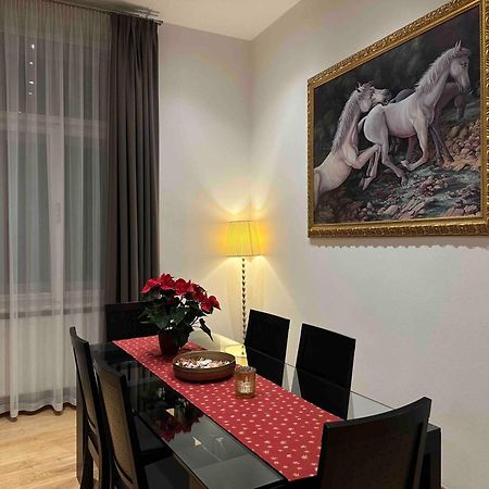 Riverside Palace Suites Praga Esterno foto