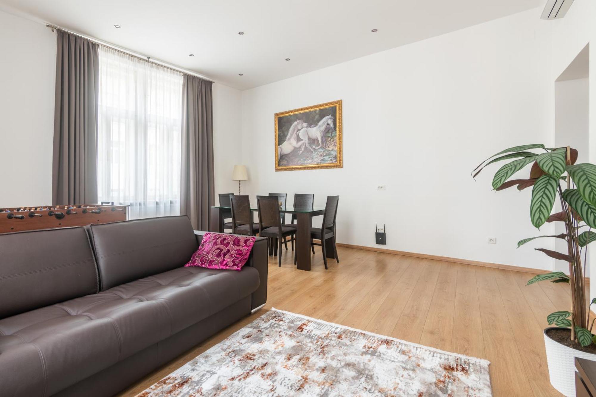 Riverside Palace Suites Praga Esterno foto