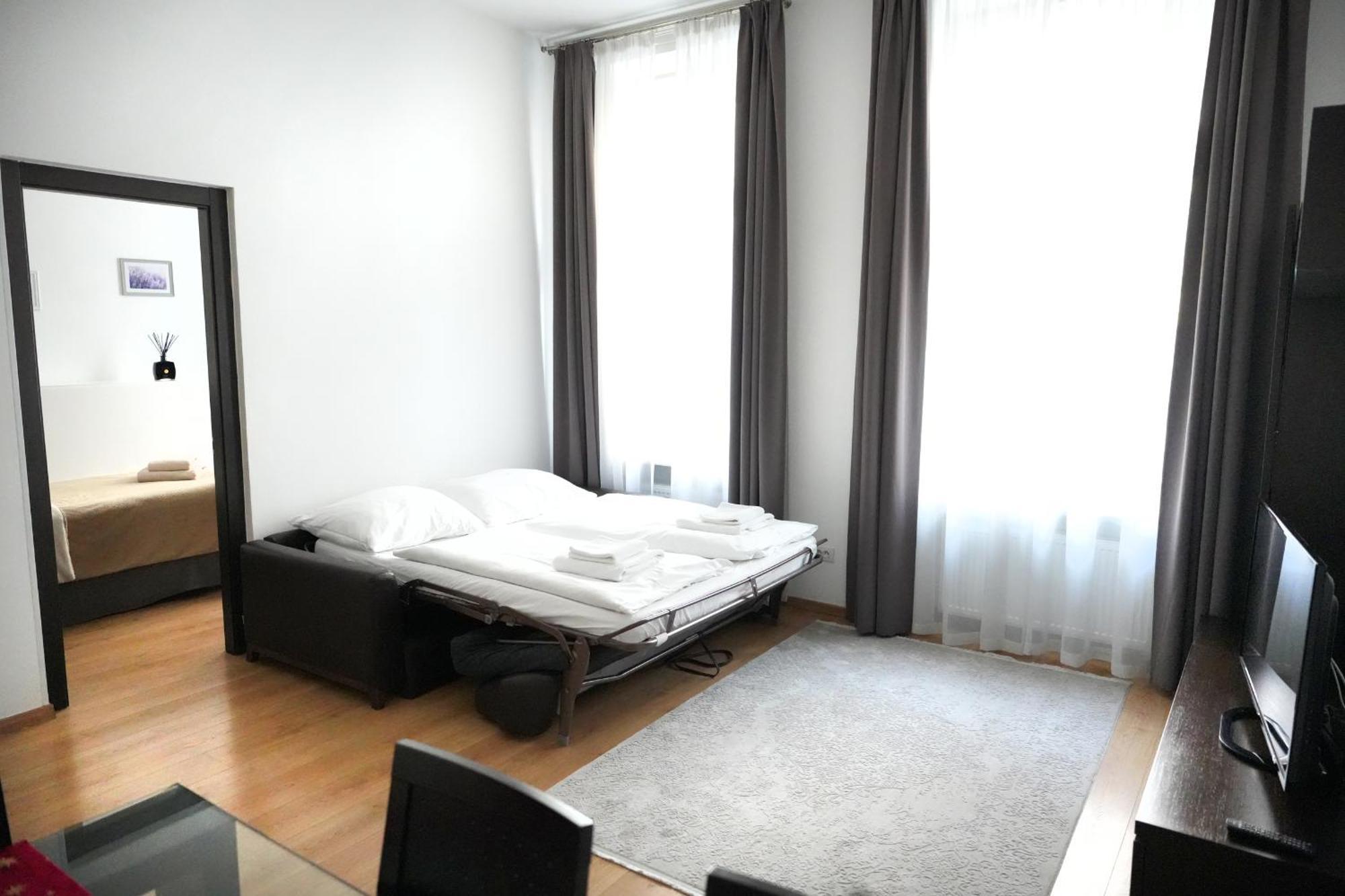 Riverside Palace Suites Praga Esterno foto